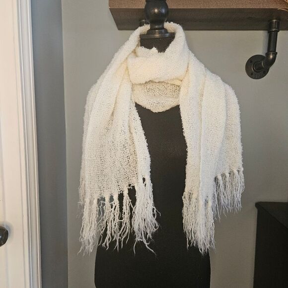 Scarf   - Picture 1 of 3